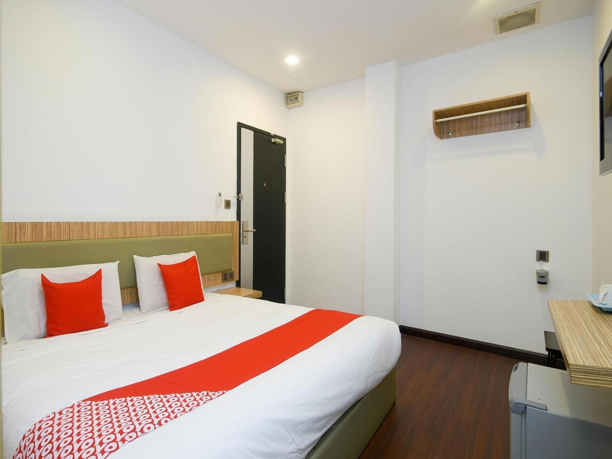 Super Oyo 976 Dragon Inn Miri Exterior foto